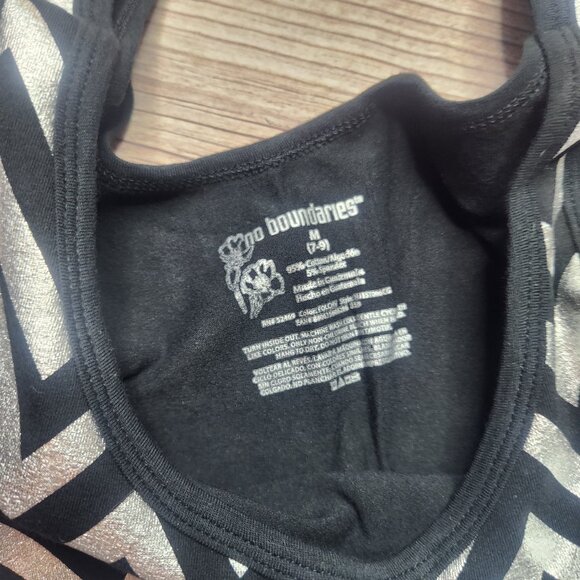 ⭐️ No Boundaries Y2K Metallic Black Silver Chevron Stripe Tank Top - Picture 6 of 9